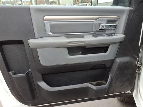 Used 2016 RAM 3500 Tradesman w/ Chrome Appearance Group image 12