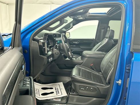 Used 2023 GMC Sierra 1500 AT4X image 9