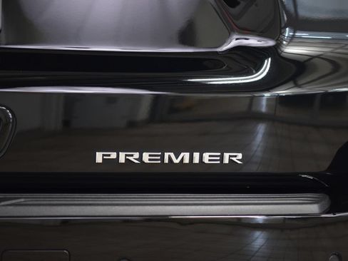 Used 2025 Chevrolet Tahoe Premier AWD/4WD image 22