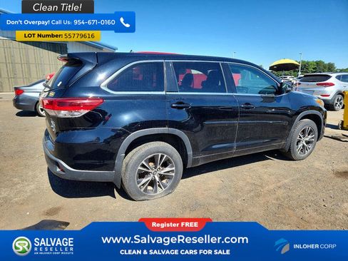 Used 2018 Toyota Highlander LE AWD/4WD image 4