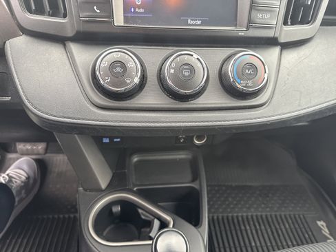 Used 2017 Toyota RAV4 LE image 25