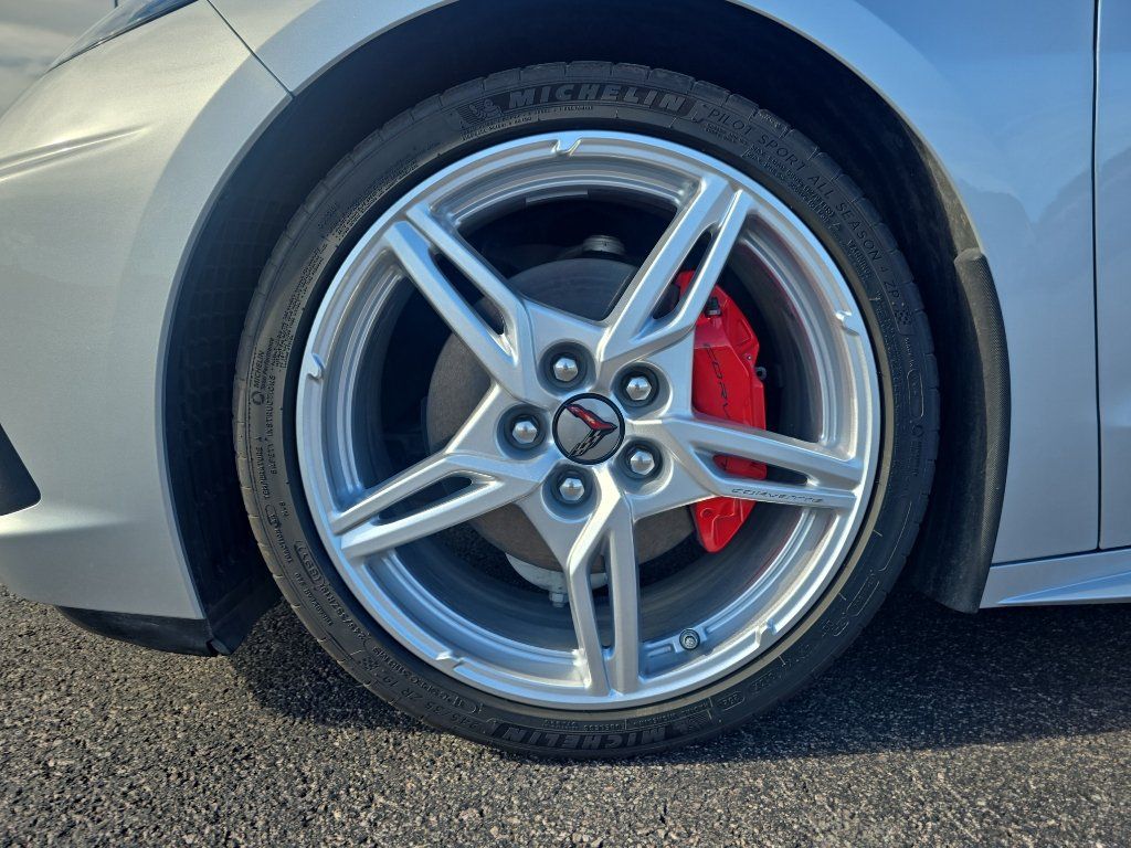 Used 2020 Chevrolet Corvette Stingray Preferred Cpe w/ 2LT Preferred Equipment Group RWD image 28