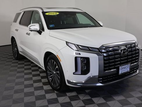 Used 2024 Hyundai Palisade Calligraphy image 1