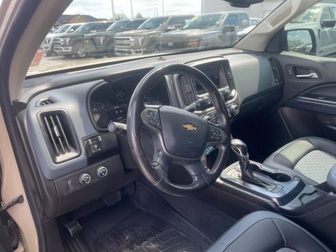 Used 2022 Chevrolet Colorado Z71 AWD/4WD image 11
