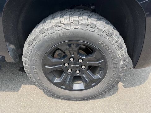 Used 2019 Chevrolet Tahoe LT w/ Z71 Midnight Edition AWD/4WD image 8