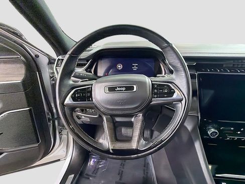 Used 2022 Jeep Grand Cherokee L Overland w/ Advanced Protech Group III AWD/4WD image 14
