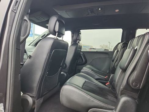 Used 2014 Dodge Grand Caravan SXT image 10