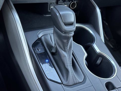 Used 2021 Toyota Highlander L image 15