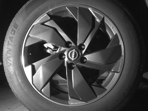 Used 2025 Nissan Rogue SV AWD/4WD image 18
