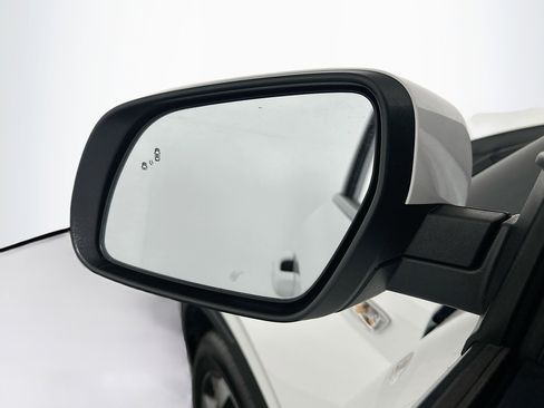 Used 2025 Hyundai Venue SEL image 16