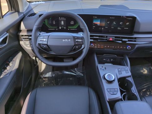 New 2026 Kia Sportage EX image 15