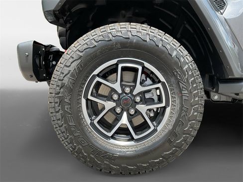 New 2025 Jeep Gladiator Rubicon image 15