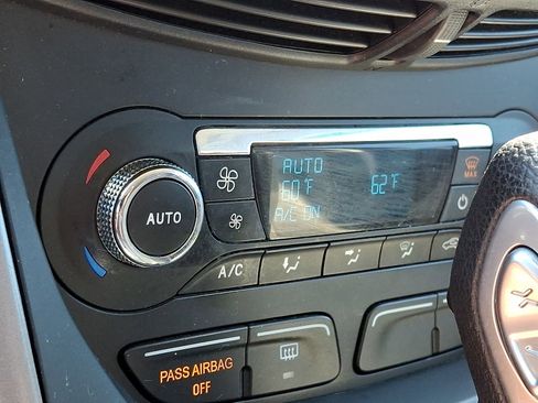 Used 2015 Ford Escape SE w/ Equipment Group 201A FWD image 14