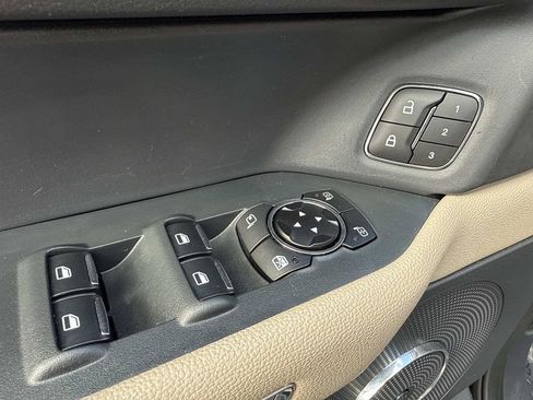 Used 2023 Ford Expedition Limited image 21