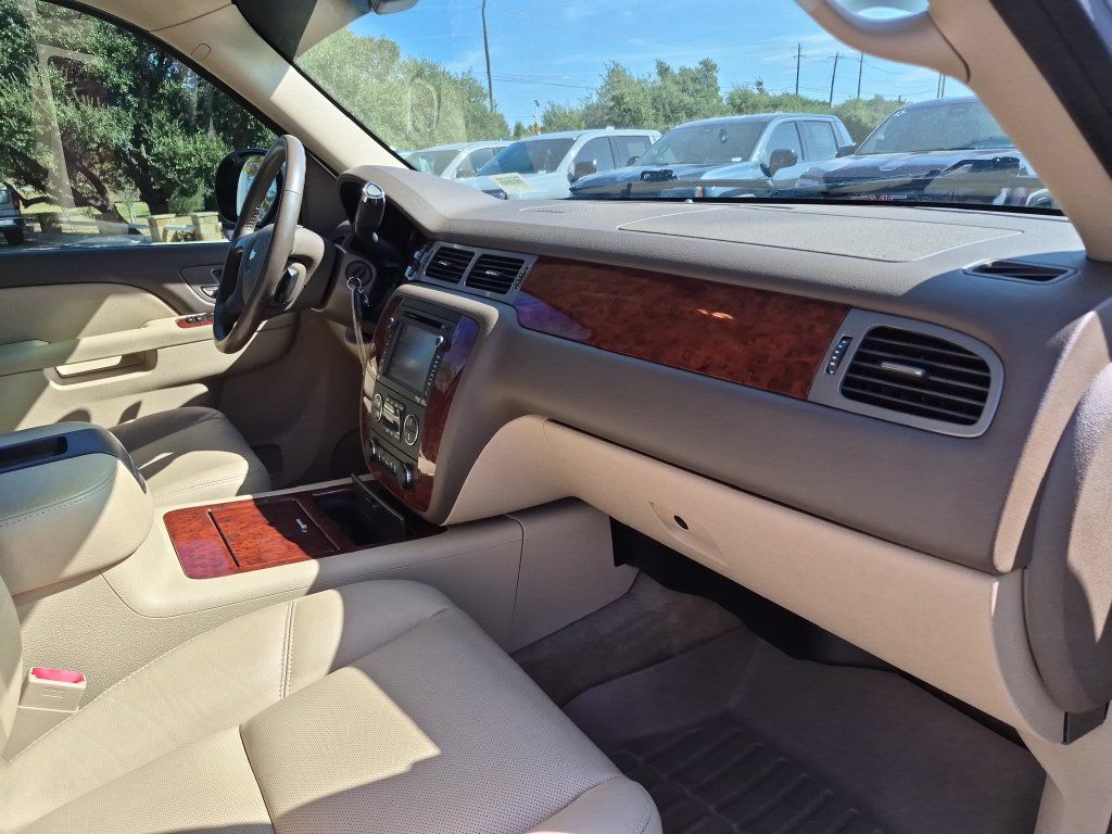 Used 2013 Chevrolet Tahoe LTZ RWD image 41