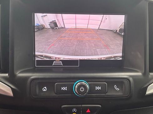 Used 2024 GMC Terrain SLE image 23