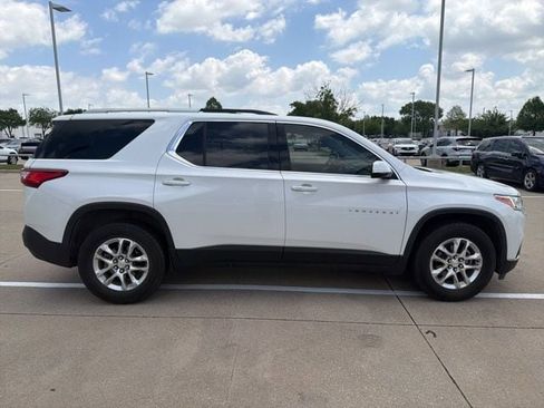 Used 2018 Chevrolet Traverse LT FWD image 4