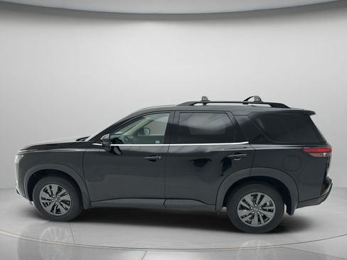 Used 2024 Nissan Pathfinder SV AWD/4WD image 8