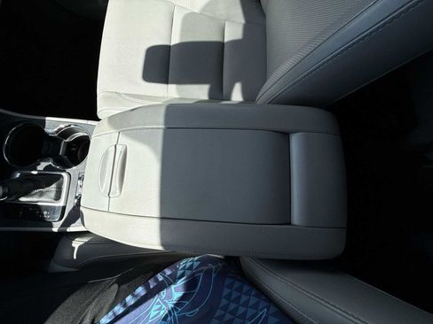 Used 2017 Toyota Highlander Limited FWD image 21