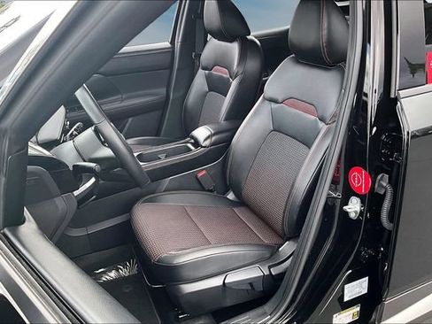 Certified 2025 Nissan Kicks SR AWD/4WD image 20