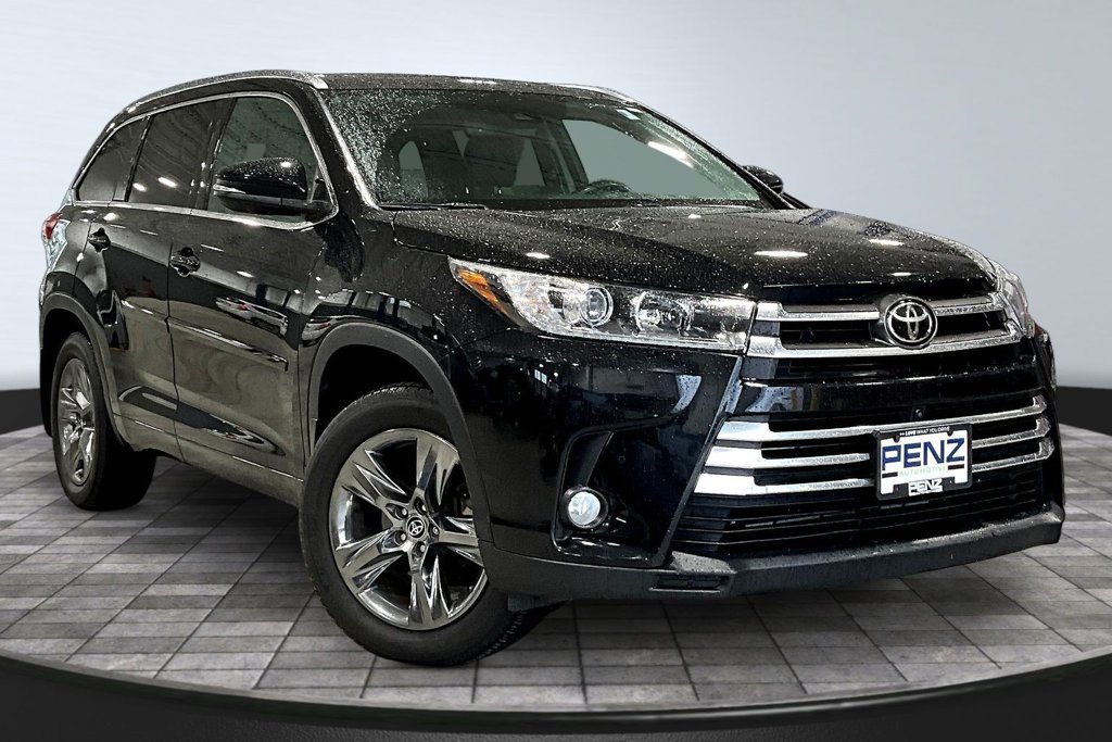 Used 2017 Toyota Highlander Limited Platinum AWD/4WD image 3