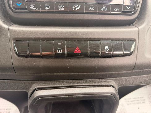 Used 2025 RAM ProMaster 2500 w/ Convenience Group FWD image 16