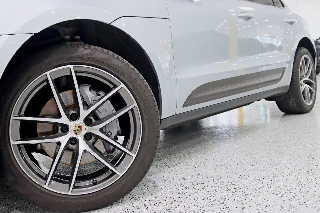 Used 2022 Porsche Macan AWD/4WD image 4