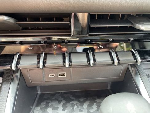 Used 2025 GMC Canyon Elevation image 22