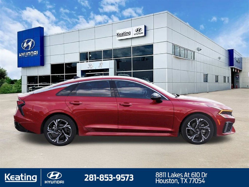 Used 2025 Kia K5 GT-Line w/ GT-Line Premium Package FWD image 4