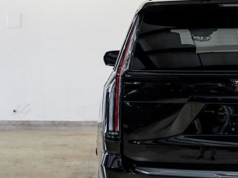 Used 2025 Cadillac Escalade Sport w/ Touring Package image 3