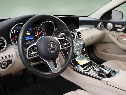 Used 2019 Mercedes-Benz C 300 Sedan image 2