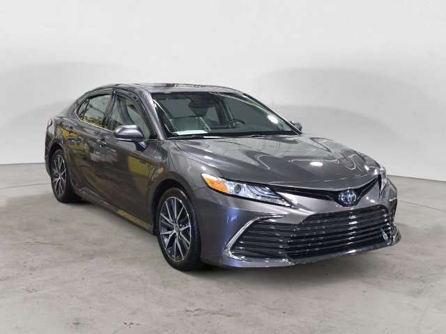 Used 2024 Toyota Camry XLE w/ Navigation Package FWD image 7