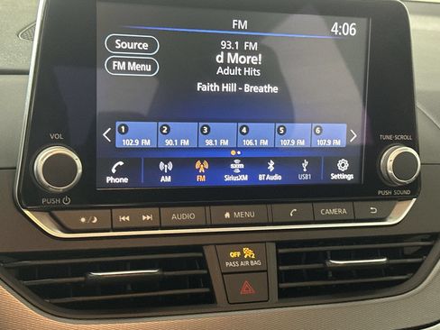 Certified 2024 Nissan Altima 2.5 SR FWD image 18