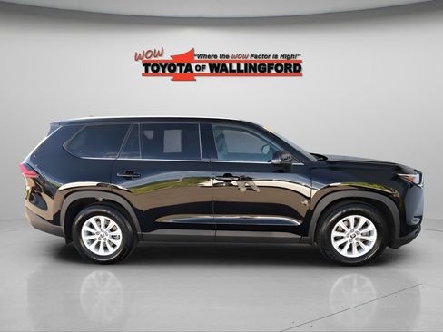 Certified 2024 Toyota Grand Highlander FWD image 13