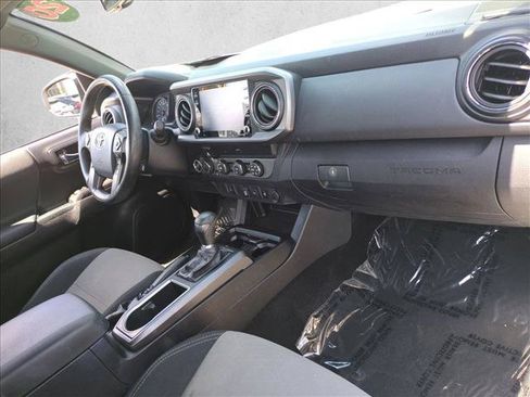Certified 2020 Toyota Tacoma TRD Off-Road AWD/4WD image 20