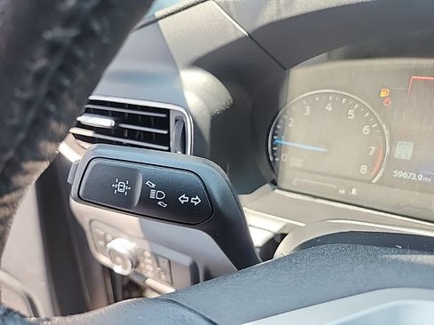Used 2022 Ford Explorer XLT AWD/4WD image 18