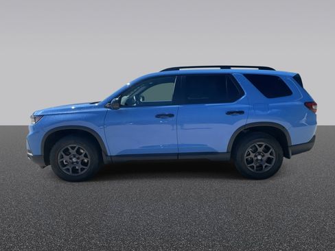 Certified 2025 Honda Pilot TrailSport image 6
