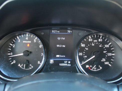 Used 2021 Nissan Rogue Sport SV FWD image 14