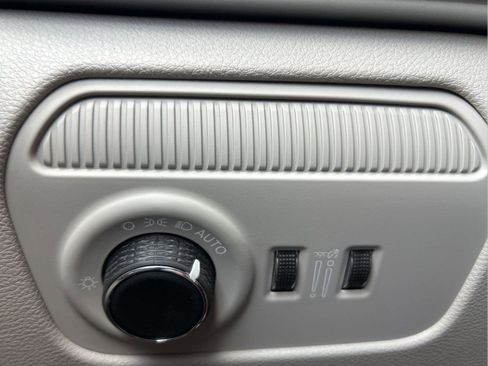 New 2026 Jeep Grand Wagoneer 2WD image 25