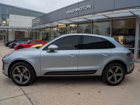 Used 2022 Porsche Macan image 2