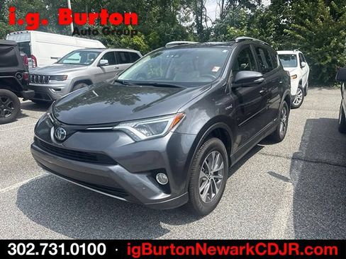 Used 2018 Toyota RAV4 XLE w/ Convenience Package AWD/4WD image 2