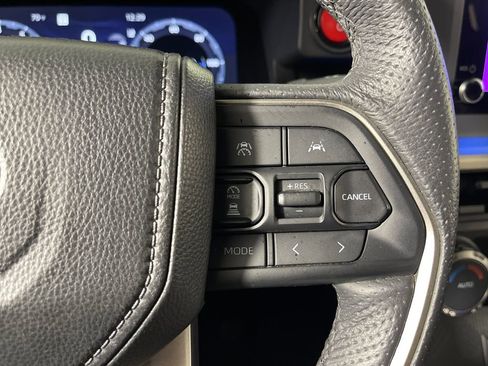 Certified 2025 Toyota Tacoma TRD Off-Road AWD/4WD image 27