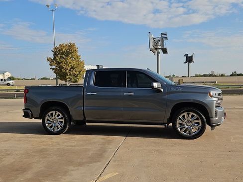 Used 2019 Chevrolet Silverado 1500 High Country w/ High Country Premium Package AWD/4WD image 4