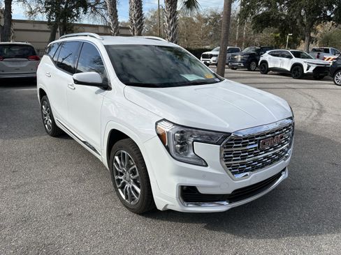 Used 2023 GMC Terrain Denali image 1