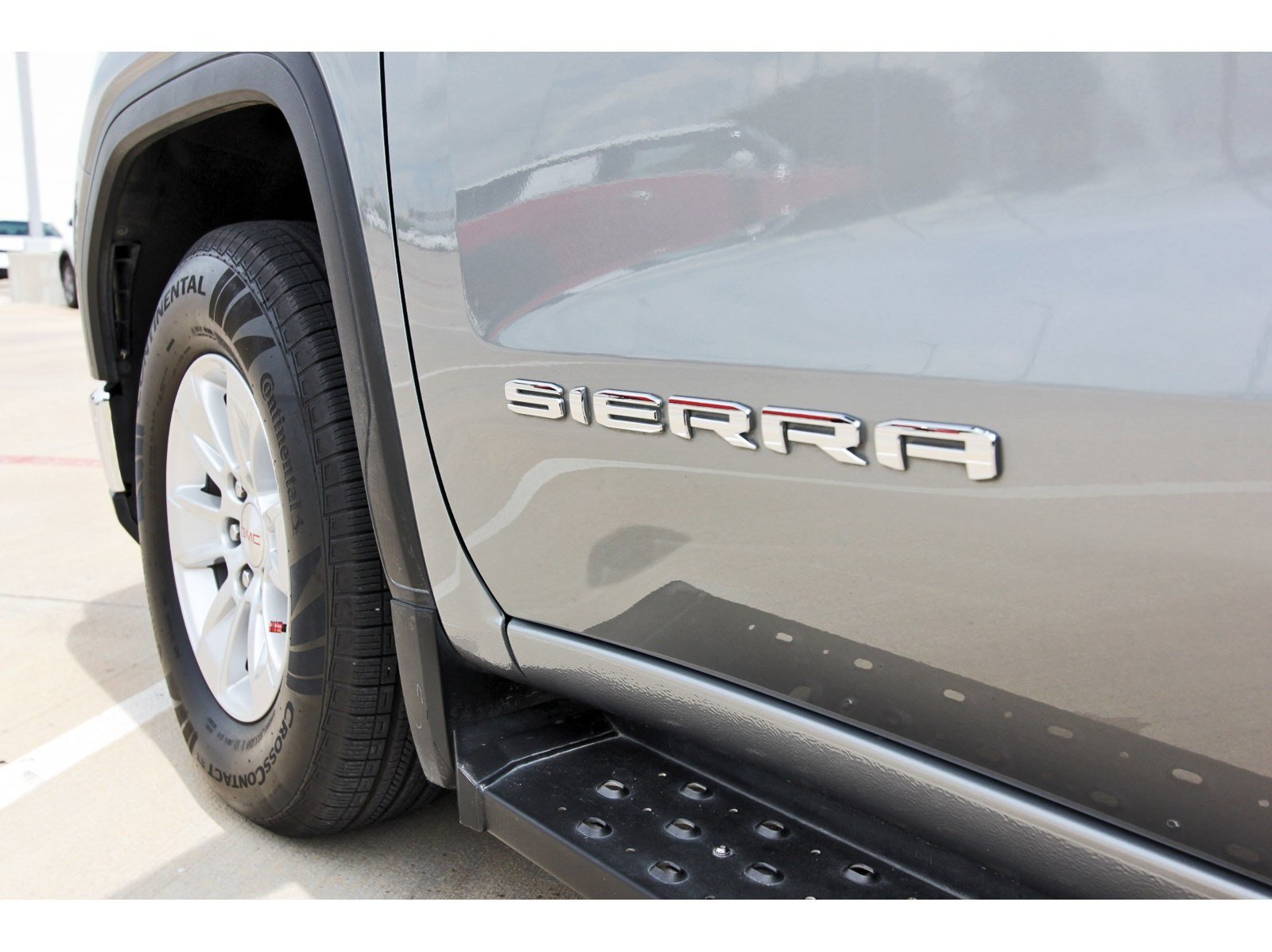 Used 2023 GMC Sierra 1500 SLE RWD image 37