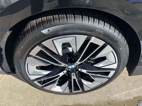 Used 2026 BMW 530i xDrive w/ Premium Package AWD/4WD image 10