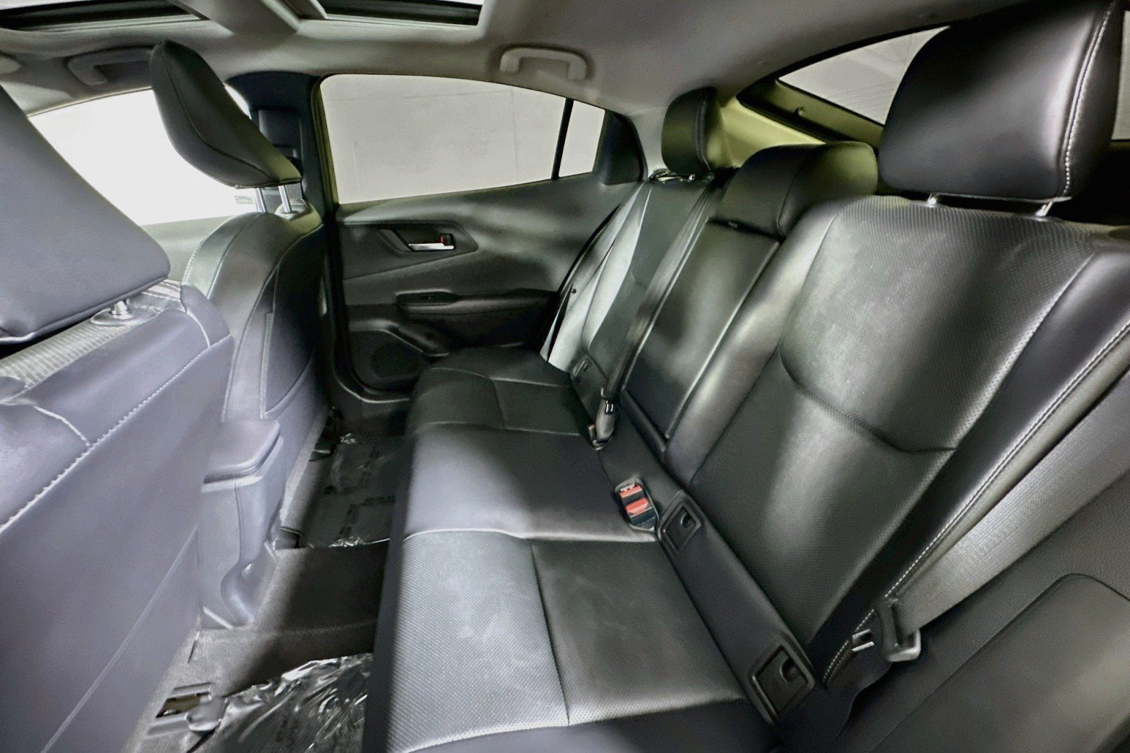 Used 2024 Toyota Prius XLE FWD image 9