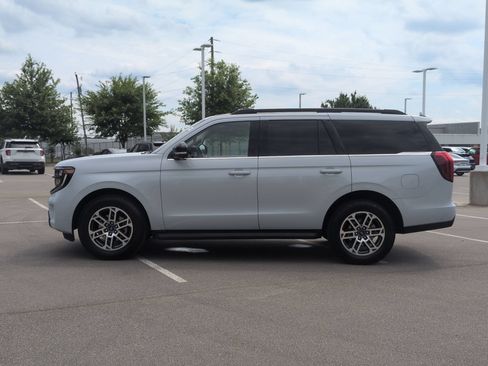 Certified 2025 Ford Expedition Active AWD/4WD image 7