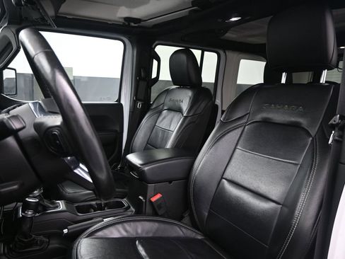 Used 2018 Jeep Wrangler Unlimited Sahara AWD/4WD image 12