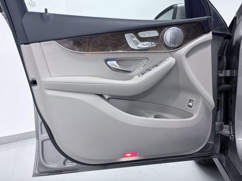 Used 2019 Mercedes-Benz GLC 300 image 14